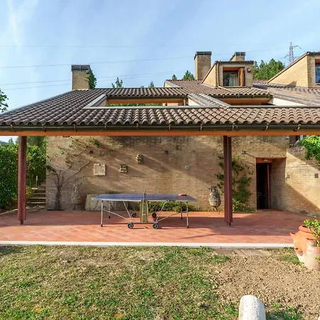 Vila Lia 10, Emma Ascoli Piceno