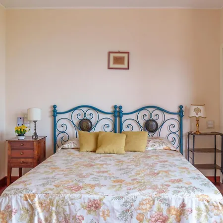 Vila Lia 10, Emma